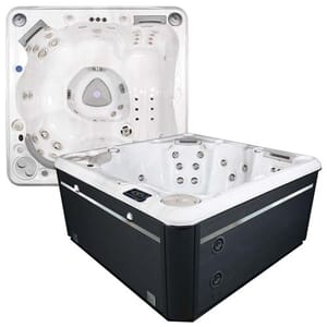 Self Cleaning 570 Hot Tub