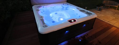 hydropool 6-Person hot tub