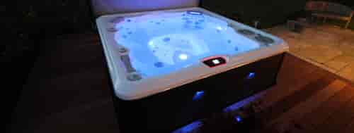 hydropool 6-Person hot tub